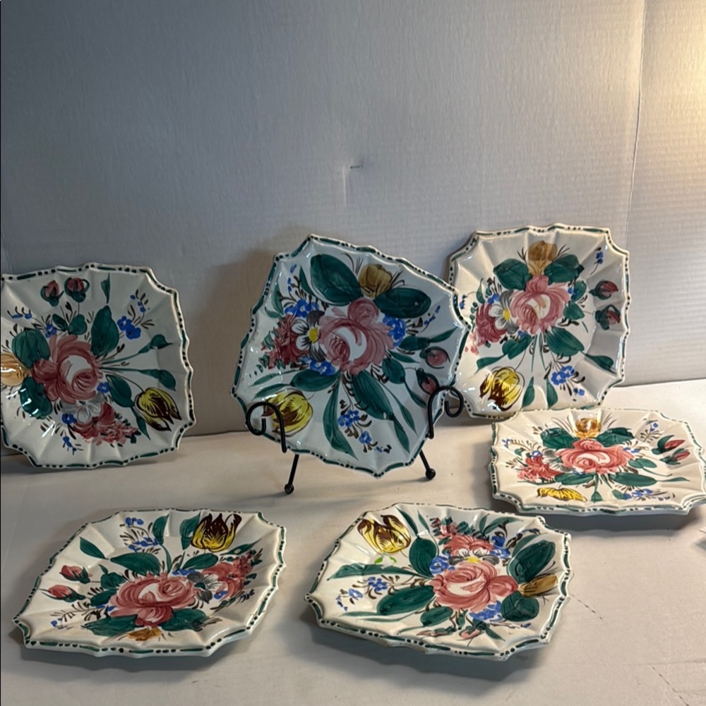 Floral Square Plates Set